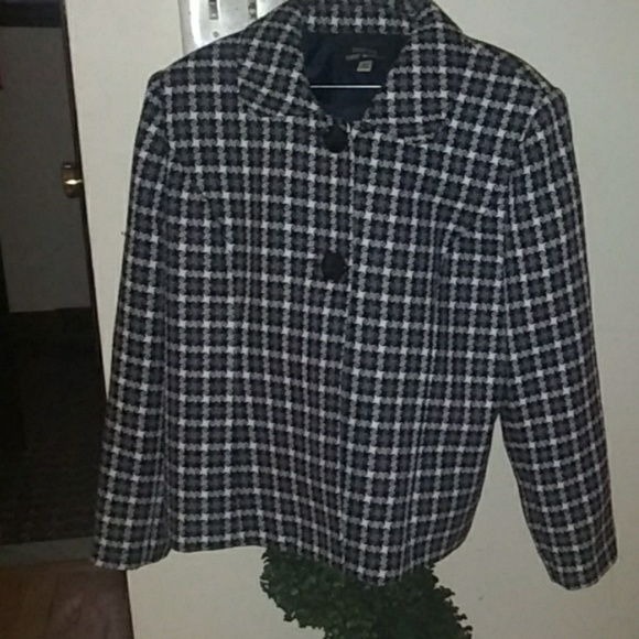 I am selling a jacket/top - Picture 1 of 3